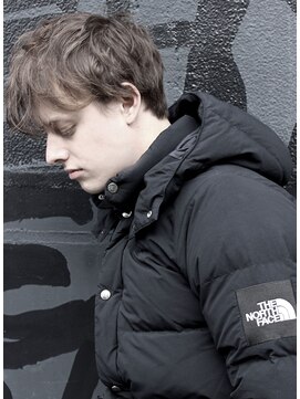 ジジバイワースホワイル(jiji by WORTH WHILE) 刈り上げセンターパートサーフカール波巻きツイストスパイラル