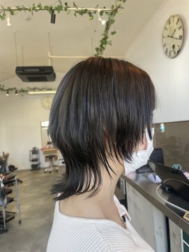 リノ 金山(Rino) デザインカラー/レイヤーカット/ウェットヘア/オリーブベージュ