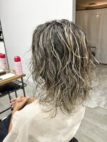 テラス トヨタ(Telasu Toyota)&nbsp;海外ガールスタイルの細かめ多めハイライトカラー◎