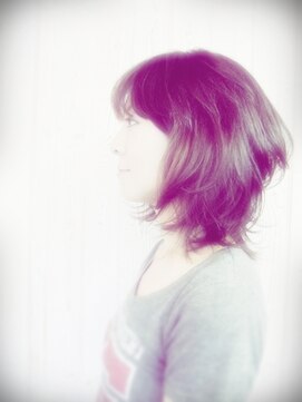 美容院 心花 トキメキ クセをいかしたミディアム