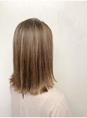 外ハネ×ハイライト×ブロンドベージュ