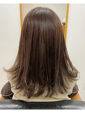 ウルヘアイーズ(ulu.hair ease) 外ハネセミロングスタイル