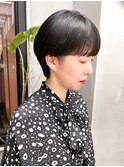 スーパーワイドバングマッシュショートモード刈り上げ個性的