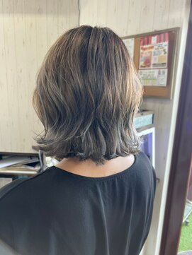 ヘアー リードレス(hair Re:dress) 大人可愛い外ハネボブ透明感アッシュグラデ裾カラー20代30代