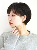 切りっぱなしショート・ボブ/絶壁解消/前髪なし/40代/30代/丸顔
