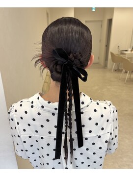 ディティカレスト(Dityca rst) タイトカチモリシニヨン