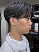 刈り上げセンターパートテーパーフェードカットニュアンスパーマ