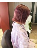 切りっぱなしピンクベージュボブ
