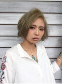 切りっぱなしボブ×ミルクティーベージュ