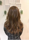 軽くみせて軽すぎないバランスカット