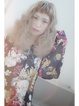ソラ(sora) 髪に優しい美容室 ワイドぱっつん前髪のくるりんウェーブ