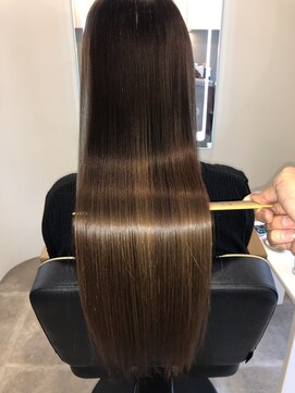 アールサロン アオヤマ(Rr SALON AOYAMA) プラチナミネコラストレート