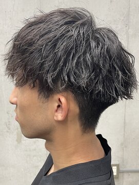 フイ 代々木(Hui) メンズ/アップバング/ツーブロックマッシュ/束感ショート波巻き