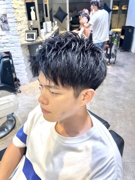 クオンヒール(QUON HEAL) 七三アップバングニュアンスパーマテーパーフェードｎ