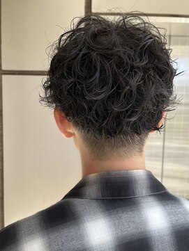 マウ(mau) スパイラルパーマ　マッシュ　刈り上げ