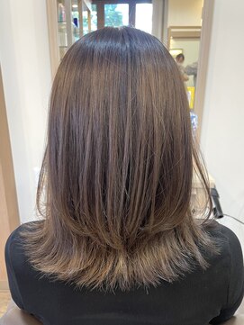 アルターリール(aL ter Rire) 黒髪/グレーベージュ/レイヤーロング/前髪パーマ /中村郁未