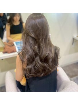 シュガー(Sugar) 大人気のオリーブグレージュ/透明感カラー・秋カラー・大阪