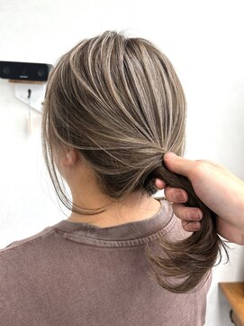 リングバイモアムー(Ring by Moremuu) issy ハイライト　結んでも。かわいい。