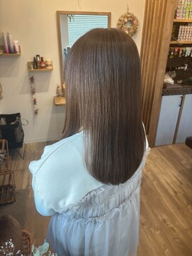 やわらかシアベージュ