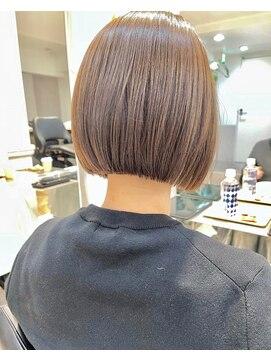 グラフ 鎌倉(GRAFF) 大人可愛い20代30代40代前下がりショートボブ【GRAFF鎌倉】