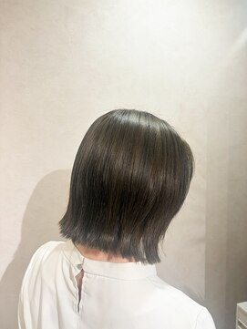 ハイヴィー(Hivi) ブリーチありオリーブベージュ