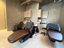 オルトヘア(alt.Hair)の雰囲気（フルフラットのシャンプー台です　マイクロナノバブルmarbb使用）