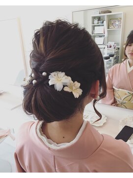 シュエット(Chouette) 大人ローシニヨンアレンジ〈着物スタイル〉