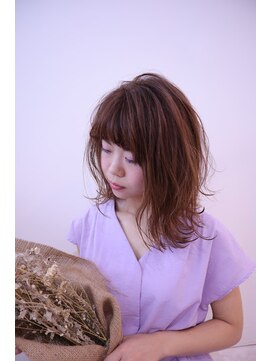 e.m.a プレミアムビューティーサロン 栄駅店(e.m.a PREMIUM BEAUTY SALON) 外ハネ