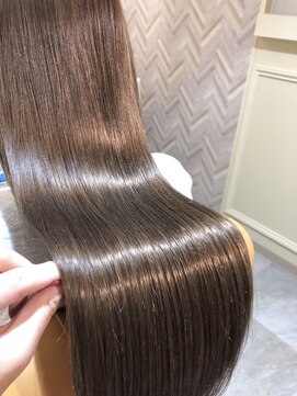 トゥーリ 筑紫野店(tuuli) tuuli筑紫野 艶髪ロングスタイル / 八谷昌直