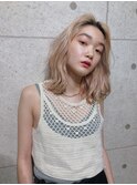 ホワイトブロンド × ミディアム
