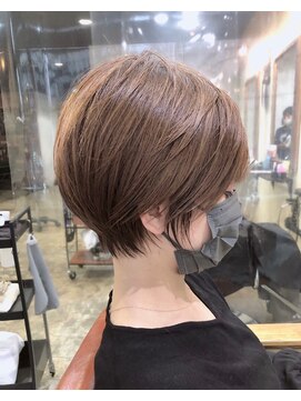 ナンバー イル デュッカ 札幌(N° il duca) 大人可愛い20代30代40代小顔ワンサイドショートボブ丸み前下がり