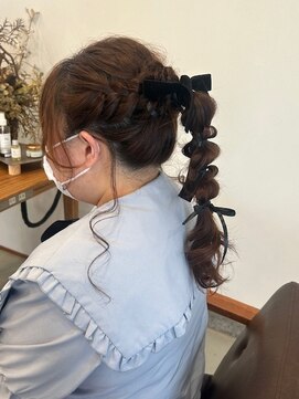 ツキ(TSUKI) ポニーアレンジ