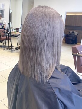 クアトログランシュ ひたちなか店(QUATRO×GranCieux) グレージュ　ひたちなか/ブリーチ/ハイトーン