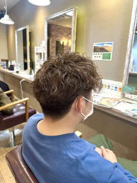 ヘアーメイクロージー 八軒店 (HAIR MAKE ROSY) ツイストスパイラルパーマツーブロフェザーパーマハイライト