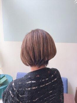 マテカ ヘアー(mateca hair)の写真/初めての白髪染めも、毎月染めたい方もお任せ！トレンド感のあるお洒落な白髪染めで明るく若々しい印象に◇
