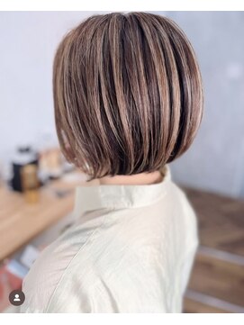 ヨコ 元住吉(yoco) ハイライトミックスボブ