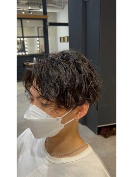 スペックホルダー(Spec Holder) 刈り上げセンターパートセンターパート×ツイストスパイラル