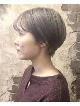 マギーヘア(magiy hair) 大人ハンサムショート magiy ［西部笑］