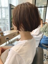アーロン(aaron)&nbsp;【サロンワーク】スモーキーベージュボブ。オイル仕上げ