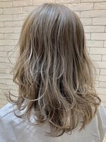 ヴァイブス(vibes)&nbsp;外国人風グレージュ×ハイライト