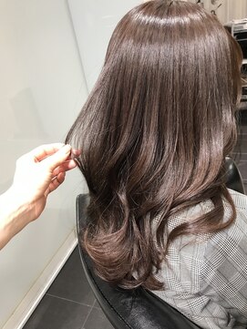 ラブクロムトーキョー オモテサンドウ(LOVECHROME OMOTESANDO) ブリーチなしカラーラベンダーベージュメルティカラーくびれヘア