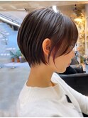 イヤリングカラー×大人美人ショート