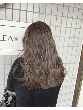 ラウレア(LAULEA) ハイライト×グレージュ