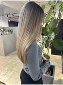 ストレートが似合う！海外風ルーツカラー_アッシュベージュ_