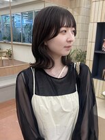 パークレーン アイス イヴェン(park lane ICI yeven)&nbsp;グレージュ　レイヤー　ミディアム　顔まわりカット　ぱっつん