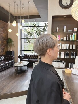 アールトゥーヘアー(art To Hair) グレーカラー