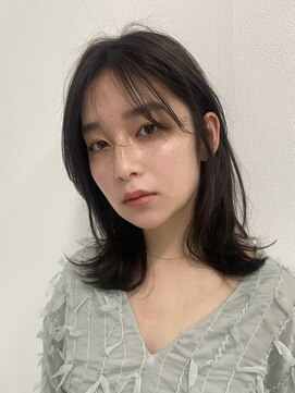 ガーランド (Garland) 大人かわいいくびレイヤー小顔シースルーバング暗髪ベージュ