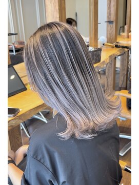 ラグーン(LAGOON) バレイヤージュグレージュハイライトダブルカラーケアブリーチ