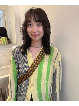 ユー(yew) ミディアムパーマ／ニュアンスパーマ／前髪パーマ／透明感カラー