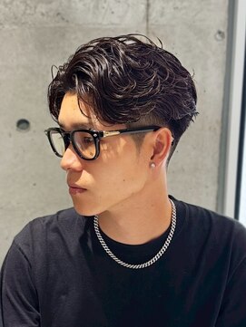 メッツ 原宿(METS) MEN'S/ニュアンスパーマ×センターパート/フェード/短髪